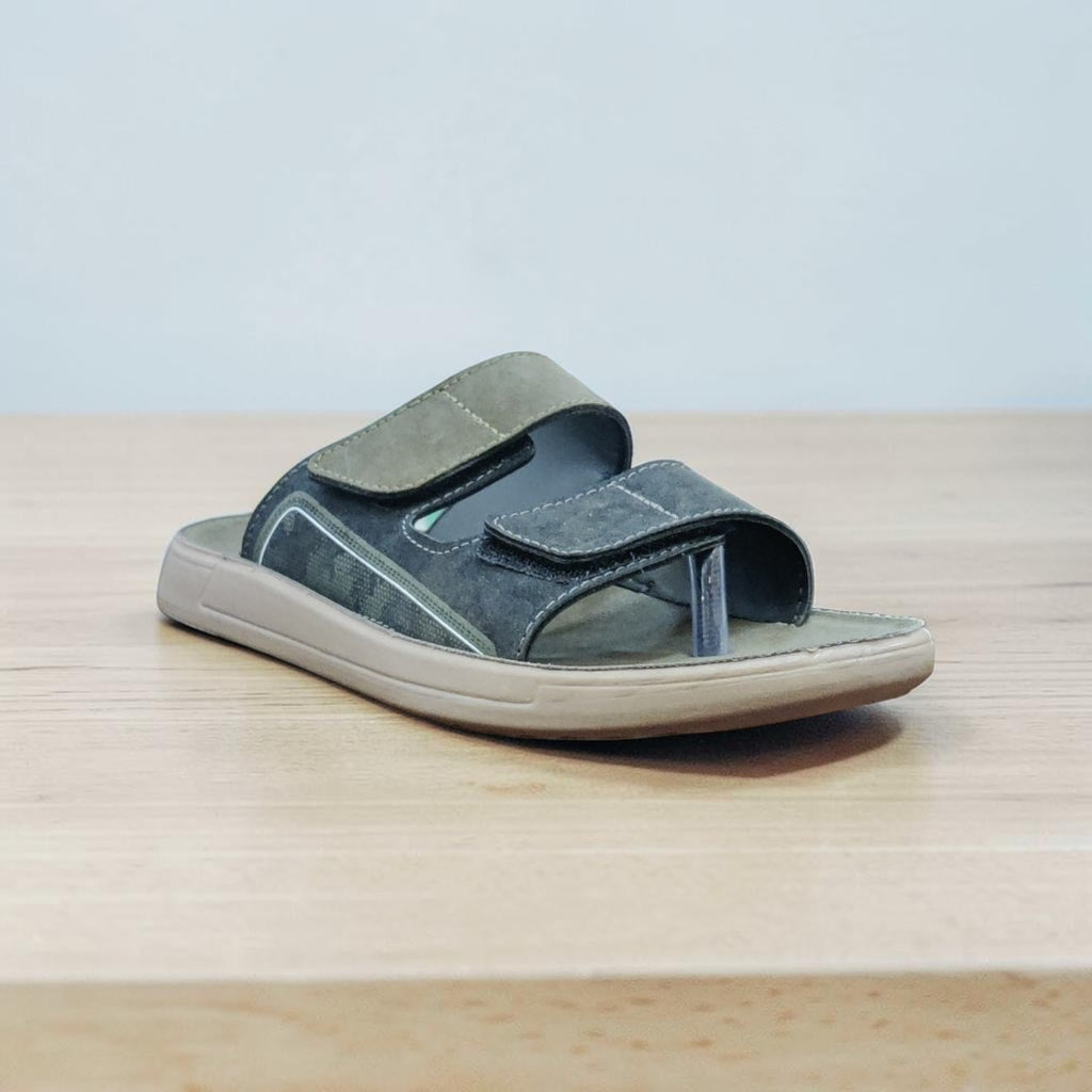 Walkaroo Pu Slippers WGR53377