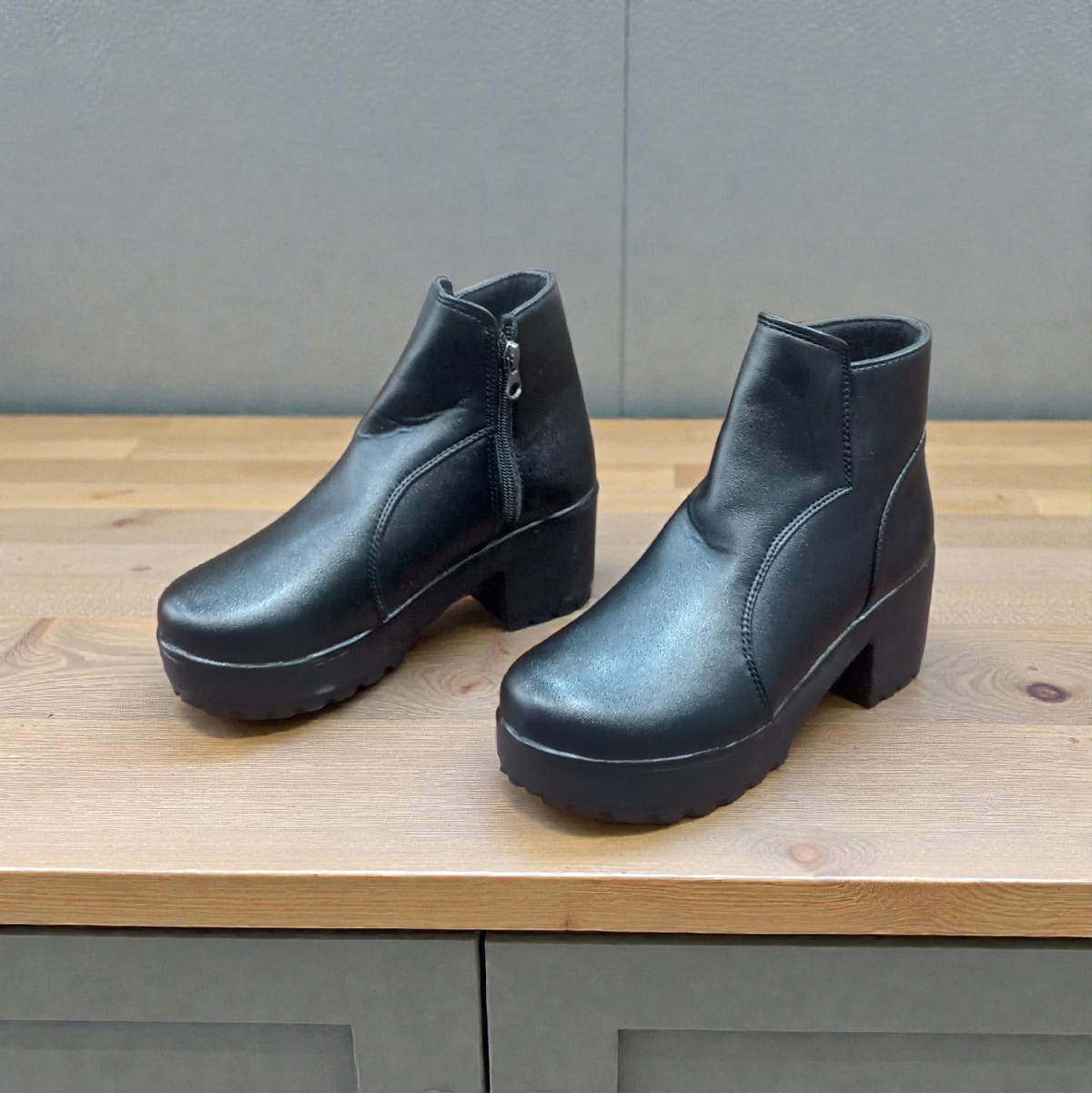 Women Boot 107/3528