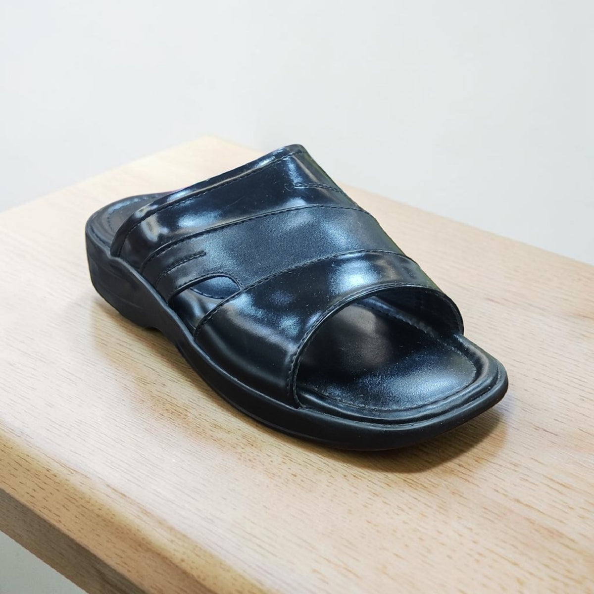 Trophy Men Leather Slippers 525