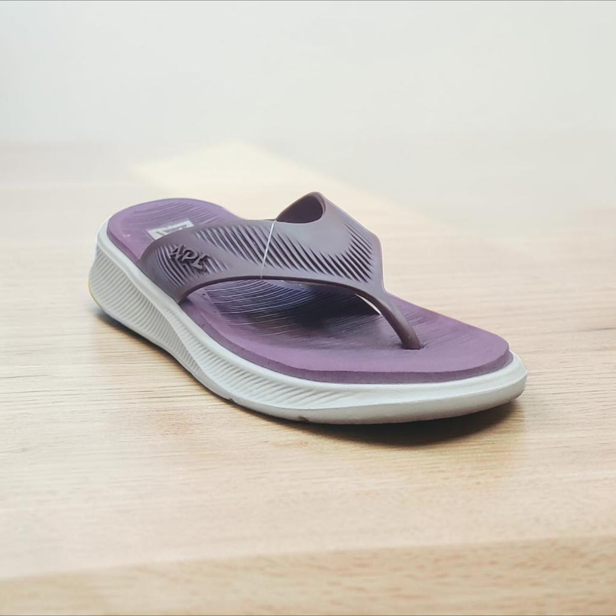 APL Men Slipper Yee Pro