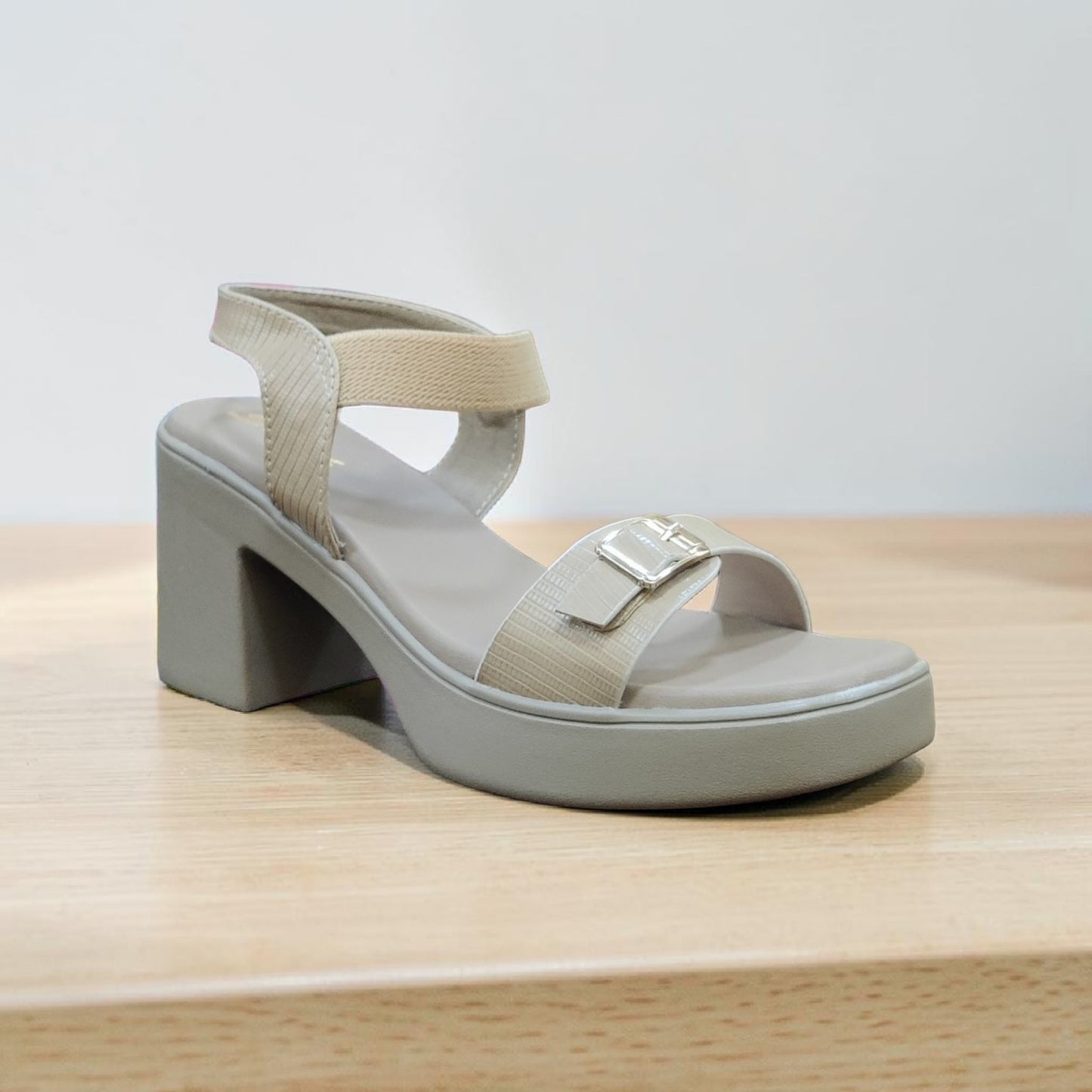 Women Sandal OLI90/5135