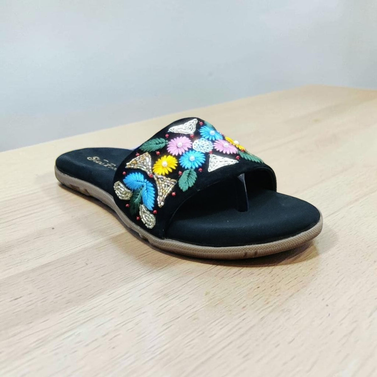 Sleek Flat Casual Walker OLA348/S7