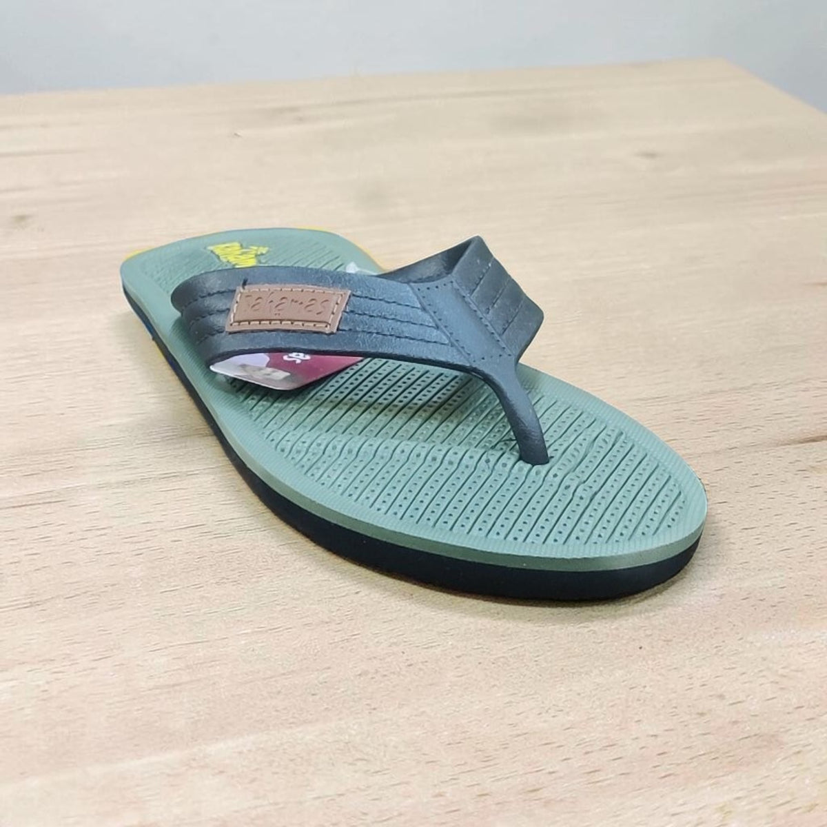 Bahamas Slipper 108