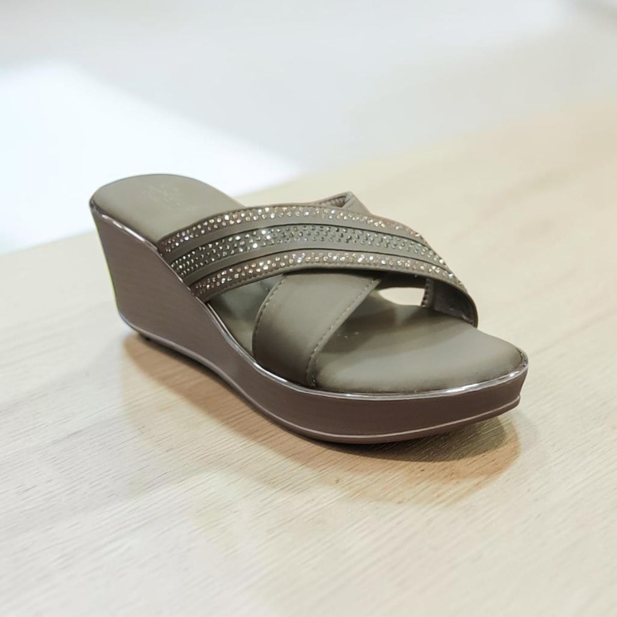 Sleek Fancy Slipper OLA236/179