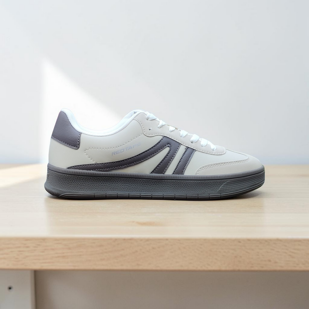 Red Tape Sneaker RSL1444