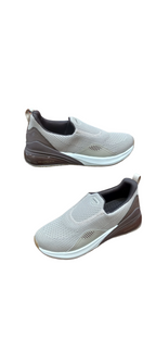Campus Sport shoes Crowd
