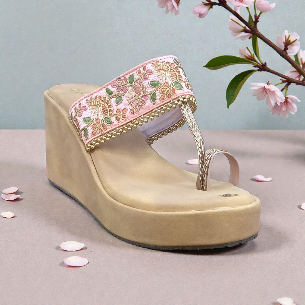 Women Kolhapuri Sandal 426-139