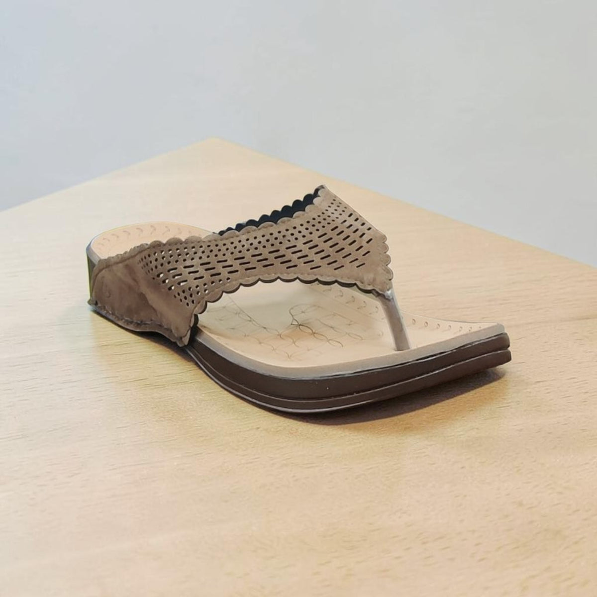 Sleek Doctor Slipper OLA708